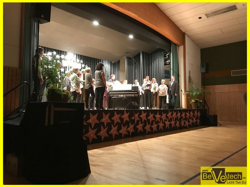 2017-04-29_Weisstaler_Frauenchor_Melodia_in_der_Adolf_Saenger_Halle_in_Niederdielfen_23.JPG