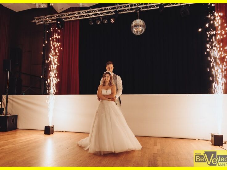 2019-08-24_Hochzeit_Bismarckhalle_Siegen_Geisweid_Fotografien_Julia_Achenbach_24.jpg