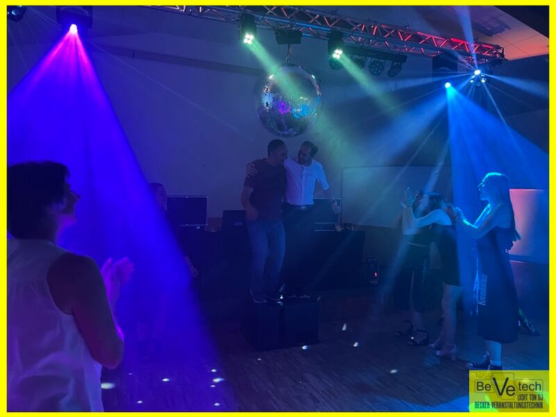 2023-06-10_Silberhochzeit_Festhalle_Setzen_Siegen_005.jpg