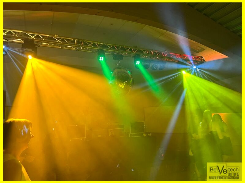 2023-06-10_Silberhochzeit_Festhalle_Setzen_Siegen_006.jpg