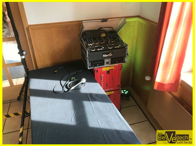 2017-09-02_Hochzeit_in_der_Kapellenschule_in_Siegen-Obersetzen_01.JPG