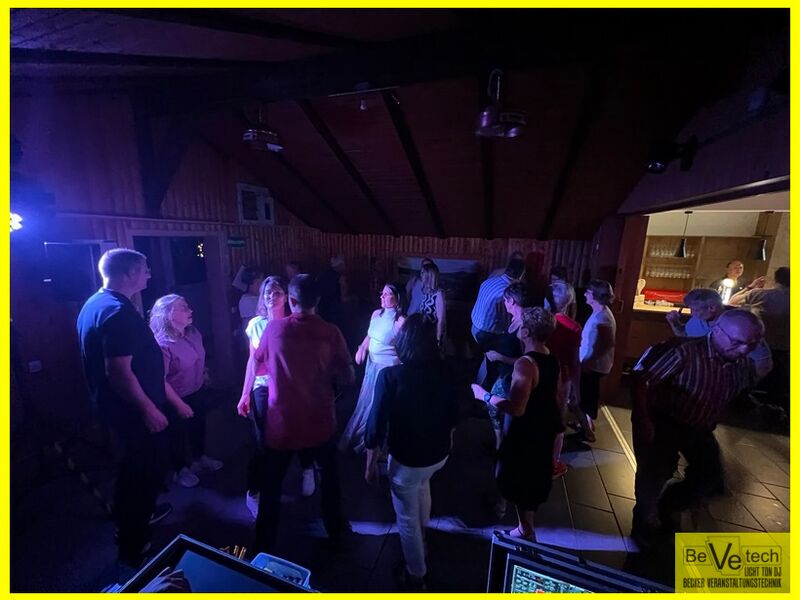 2023-06-09_Silberhochzeit_Bürgerhaus_Oelgershausen_Netphen_012.jpg