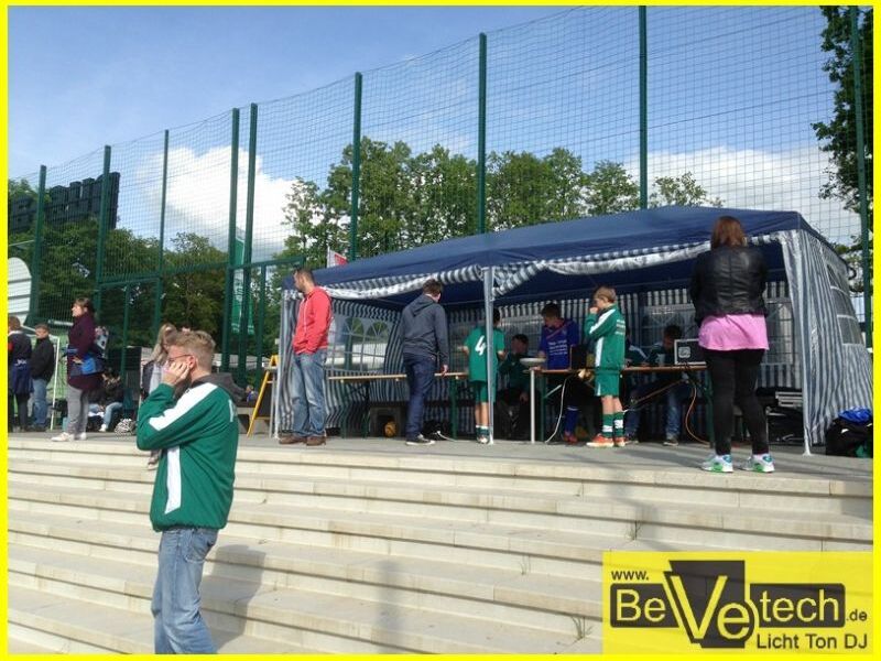Jugendtunier_am_Gruen_Weiss_Siegen_Sportplatz_am_30.05.2013_010.JPG