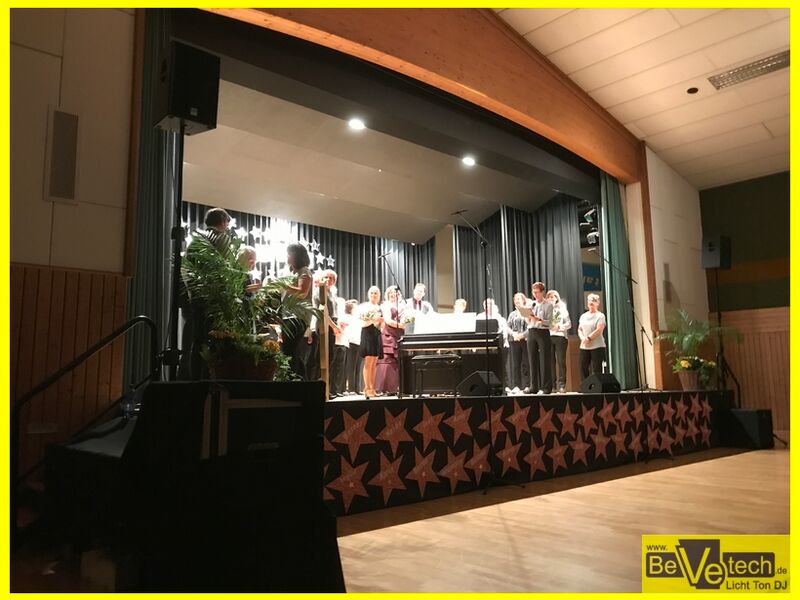 2017-04-29_Weisstaler_Frauenchor_Melodia_in_der_Adolf_Saenger_Halle_in_Niederdielfen_18.JPG