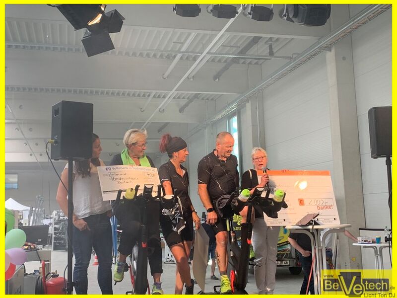 2022-08-05_bike_indoorcycling_friends_Burbach_007.jpg