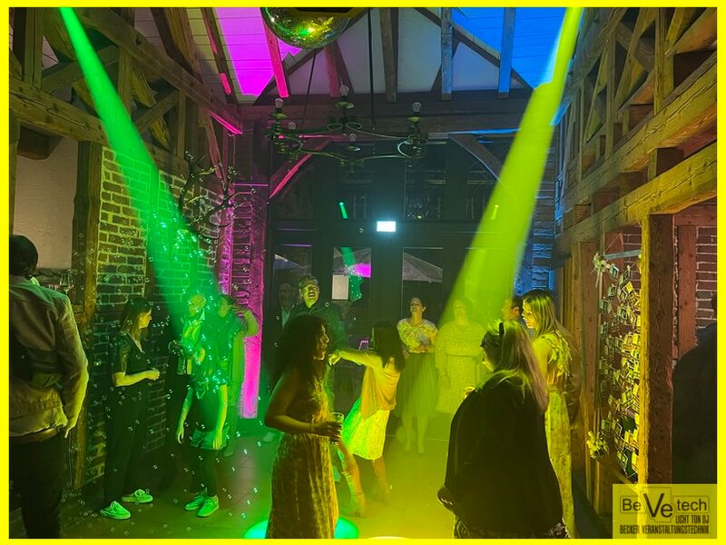2023-05-17_Hochzeit_Remise_Hainchen_Netphen__004.jpg