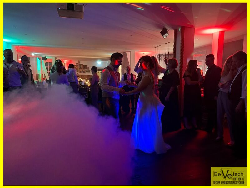 2025-10-11_Hochzeit_Hexenhaus_Irle_Siegen_009.JPG