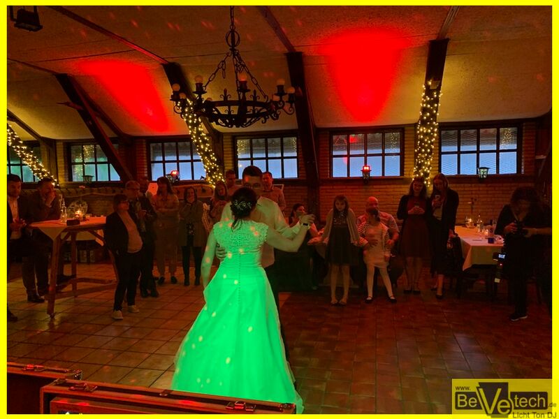 2019_06_08_Hochzeit_im_Fuchsloch_auf_Gut_Voswinckel_Halver_09.JPG