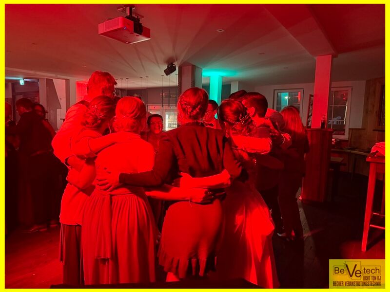 2025-10-11_Hochzeit_Hexenhaus_Irle_Siegen_015.JPG