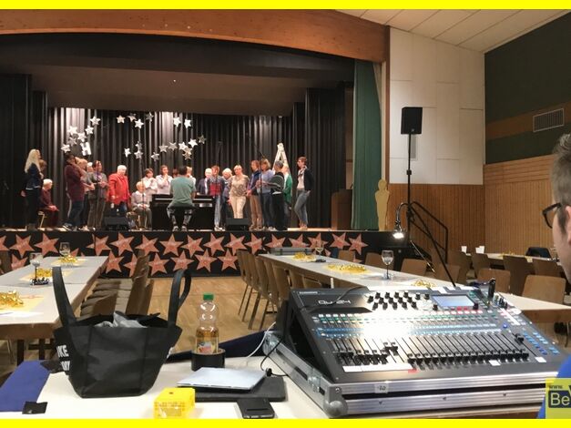 2017-04-29_Weisstaler_Frauenchor_Melodia_in_der_Adolf_Saenger_Halle_in_Niederdielfen_02.JPG