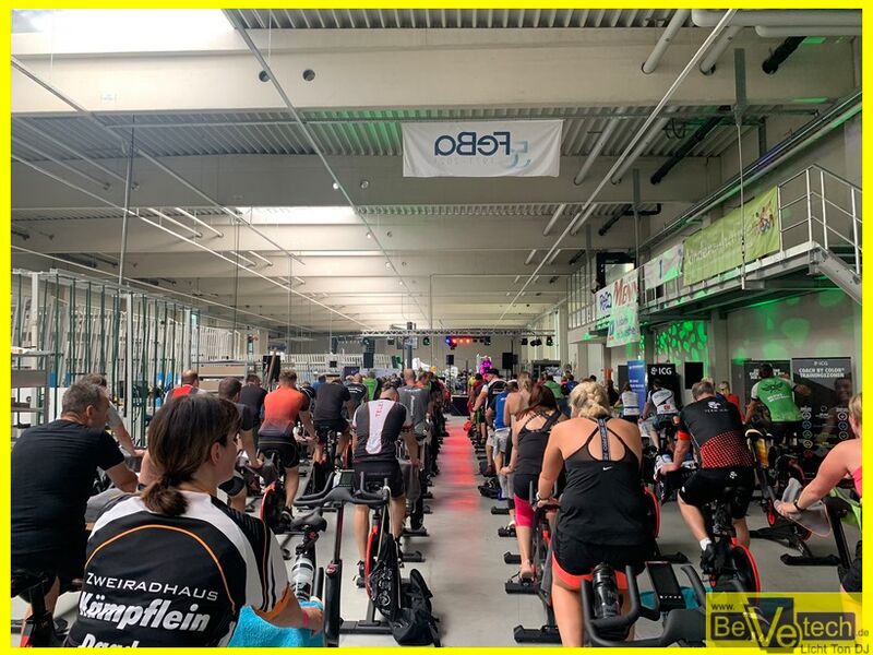 2022-08-05_bike_indoorcycling_friends_Burbach_003.jpg