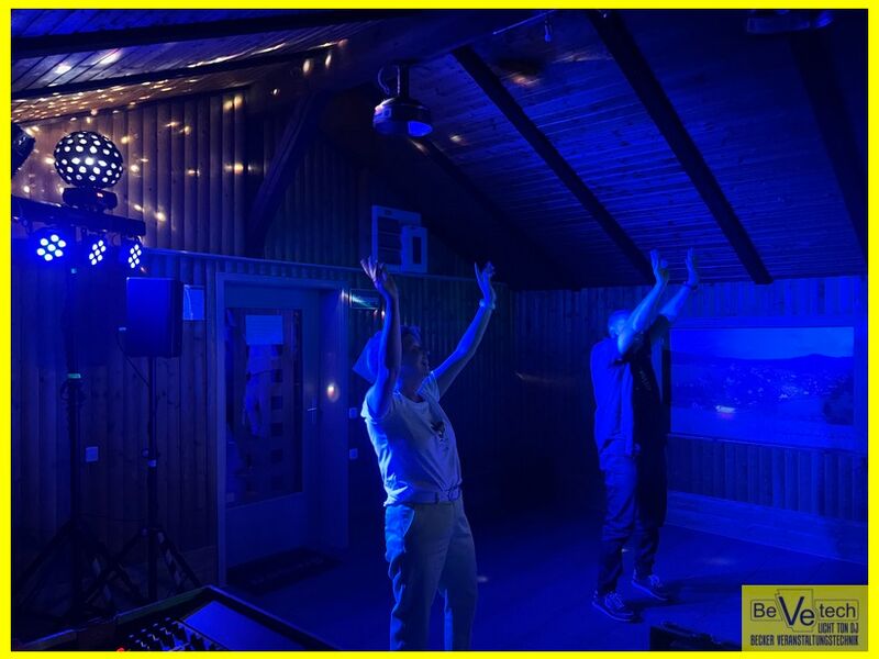 2023-06-09_Silberhochzeit_Bürgerhaus_Oelgershausen_Netphen_010.jpg