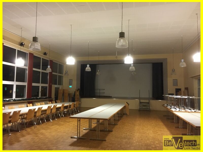 2016-11-17 Lichtmontage mit unserer Partnerfirma 01 vor beginn der Montage.JPG