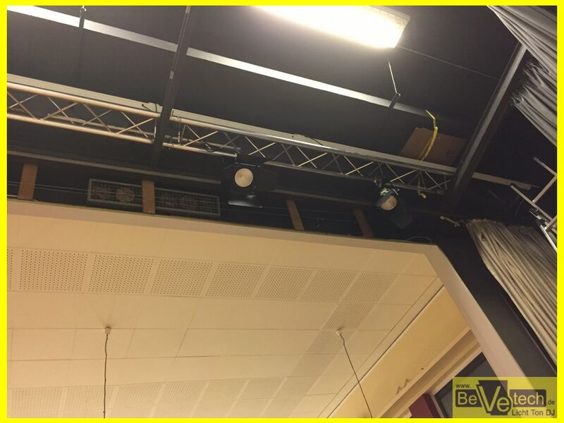 2016-11-17 Lichtmontage mit unserer Partnerfirma 09.JPG