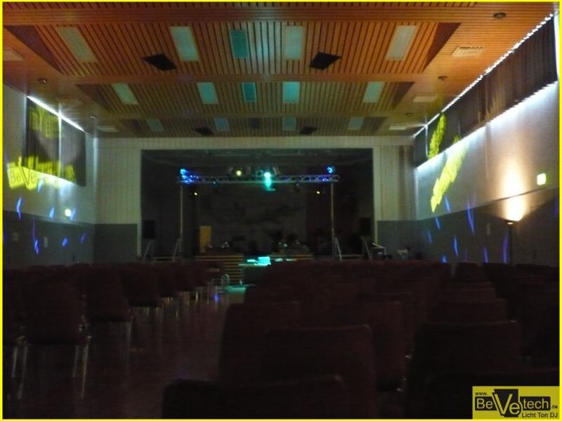 Abschlussfeier_Realschule_in_Netphen_in_der_Georg-Heimann-Halle_am_08.07.2011_03.JPG