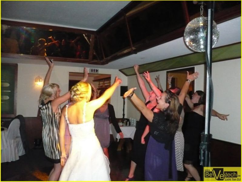 Hochzeit_am_24.07.2010_in_der_Pfeffermuehle_in_Siegen_11.JPG