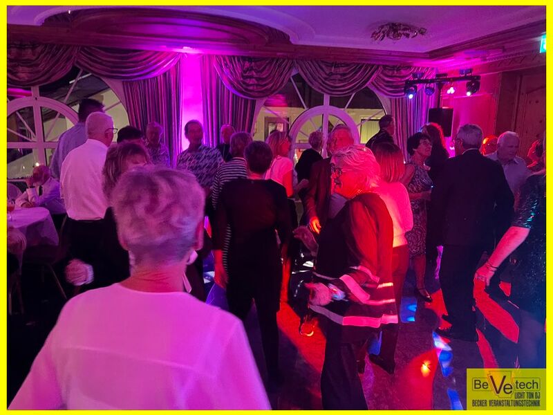 2024-12-31_Silvesterparty_Romantik_Landhotel_Doerr_Bad Laasphe_011.JPG