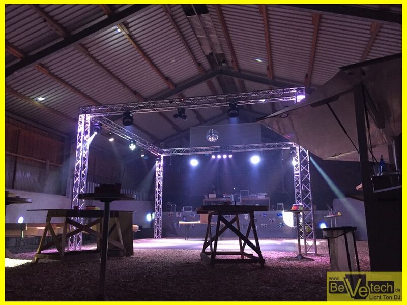 10.09.2016_90er_Party_in_Dresden 14.JPG
