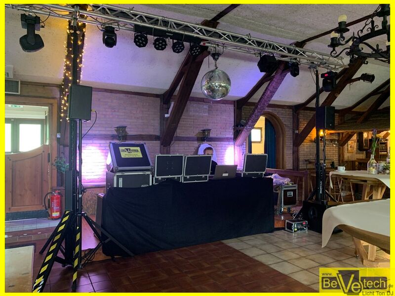 2019_06_08_Hochzeit_im_Fuchsloch_auf_Gut_Voswinckel_Halver_03.JPG