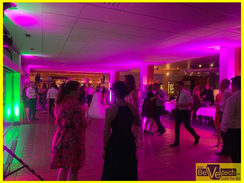 2022-05-14_Hochzeit_Restaurant der Siegerlandhalle_Siegen_004.JPEG