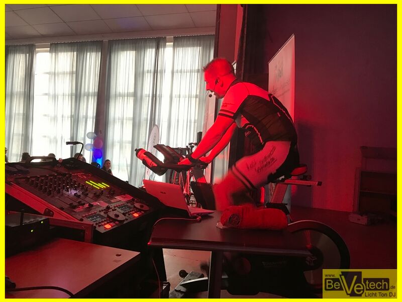 2017-02-17+18_Indoorcycling_Spendenmarathon23.JPG