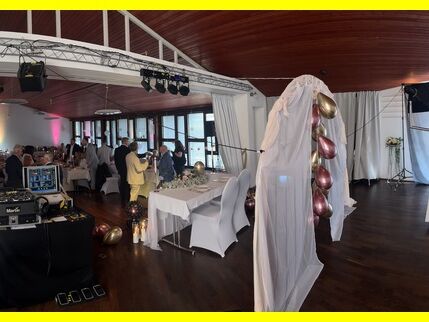 2023-09-02_Hochzeit_Dorfgemeinschaftshaus_Langenholdinghausen_Siegen_006.JPEG