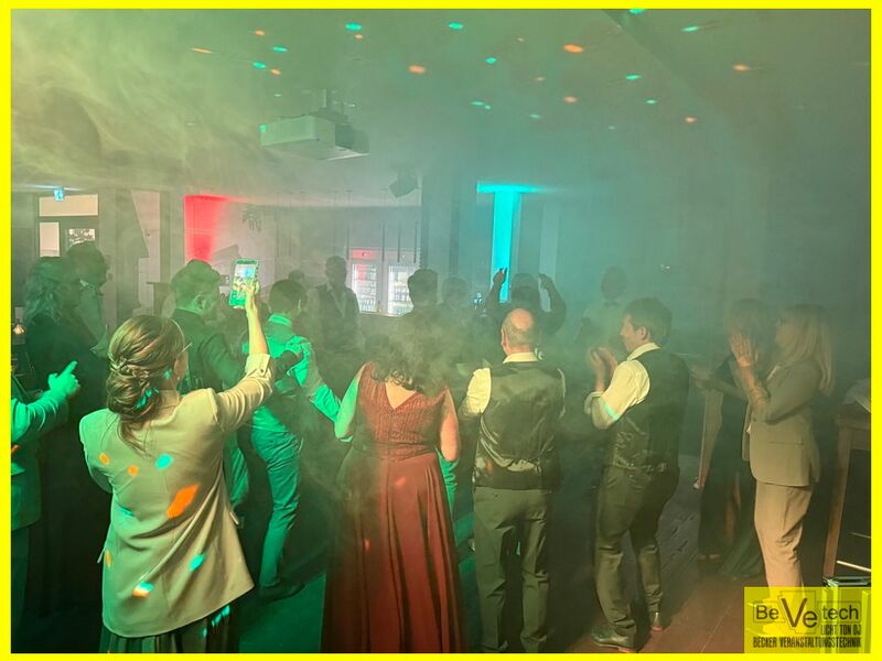 2025-10-11_Hochzeit_Hexenhaus_Irle_Siegen_010.JPG
