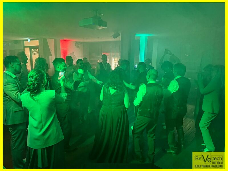 2025-10-11_Hochzeit_Hexenhaus_Irle_Siegen_011.JPG