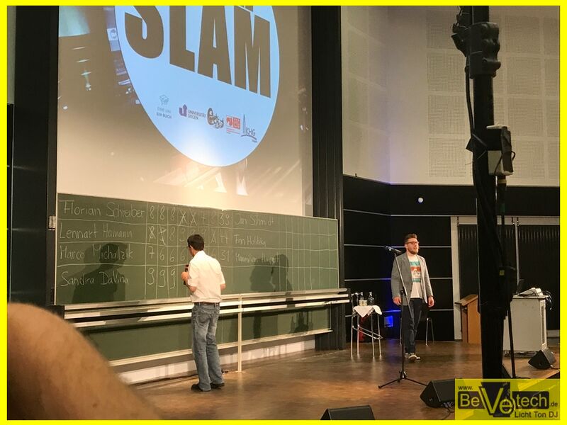 2017-05-16_5._Hoersaal_Slam_im_Audimax_am_Haardter_Berg_an_der_Uni_in_Siegen_06.JPG