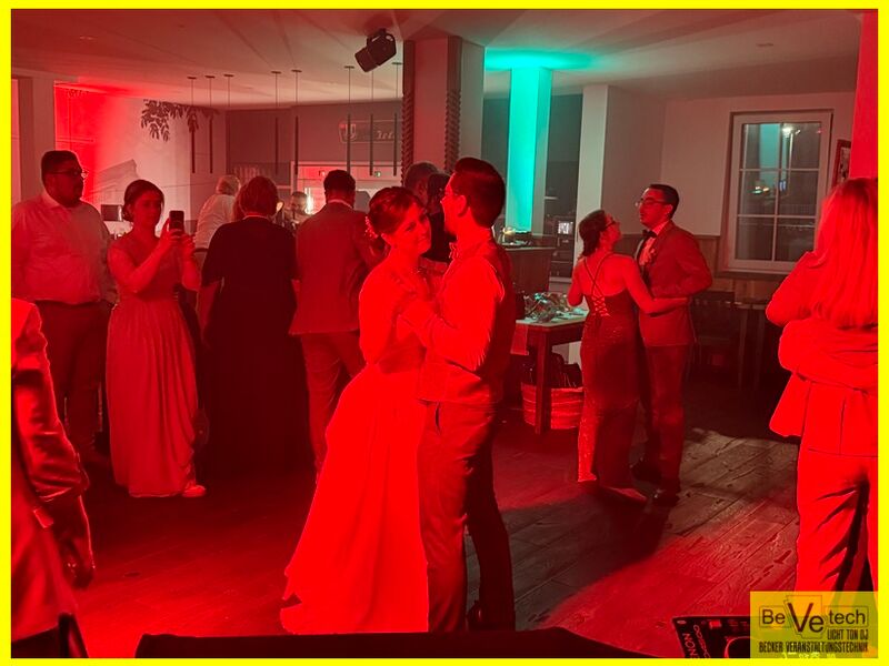 2025-10-11_Hochzeit_Hexenhaus_Irle_Siegen_012.JPG