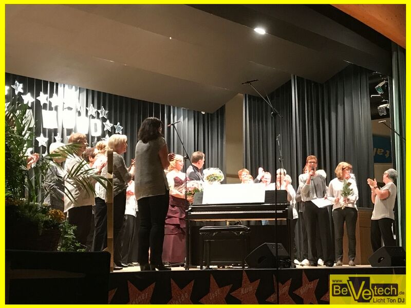 2017-04-29_Weisstaler_Frauenchor_Melodia_in_der_Adolf_Saenger_Halle_in_Niederdielfen_20.JPG