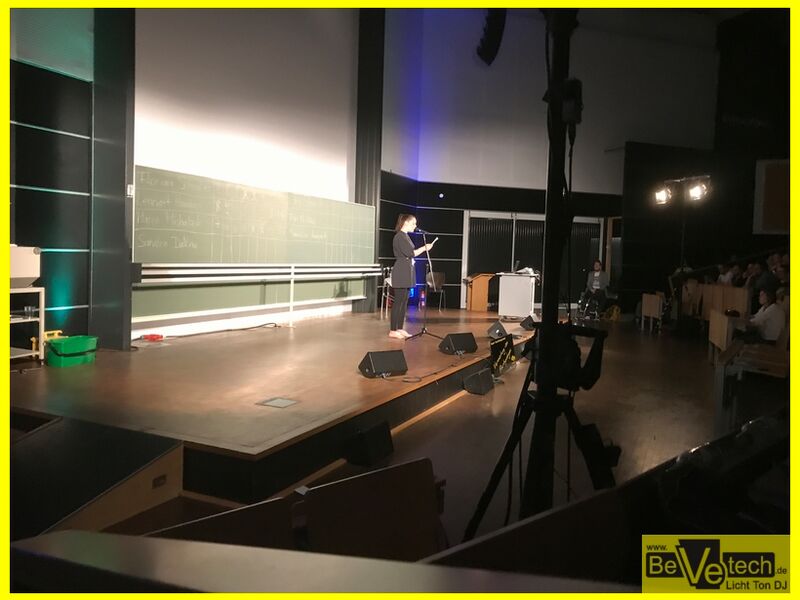 2017-05-16_5._Hoersaal_Slam_im_Audimax_am_Haardter_Berg_an_der_Uni_in_Siegen_04.JPG