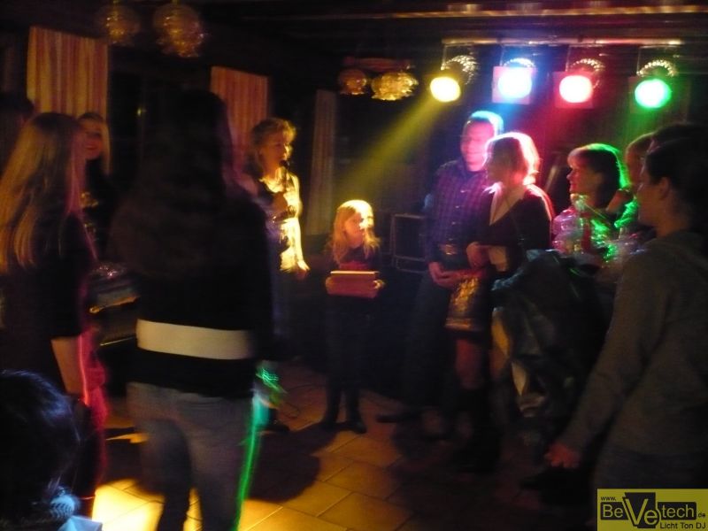 Weihnachtsfeier_vom_Reitstall___In_the_middle_of_the_Hees___in_der_Huette_vom_Heimatverein_in_Irlenhecken-Ferndorf_02.jpg